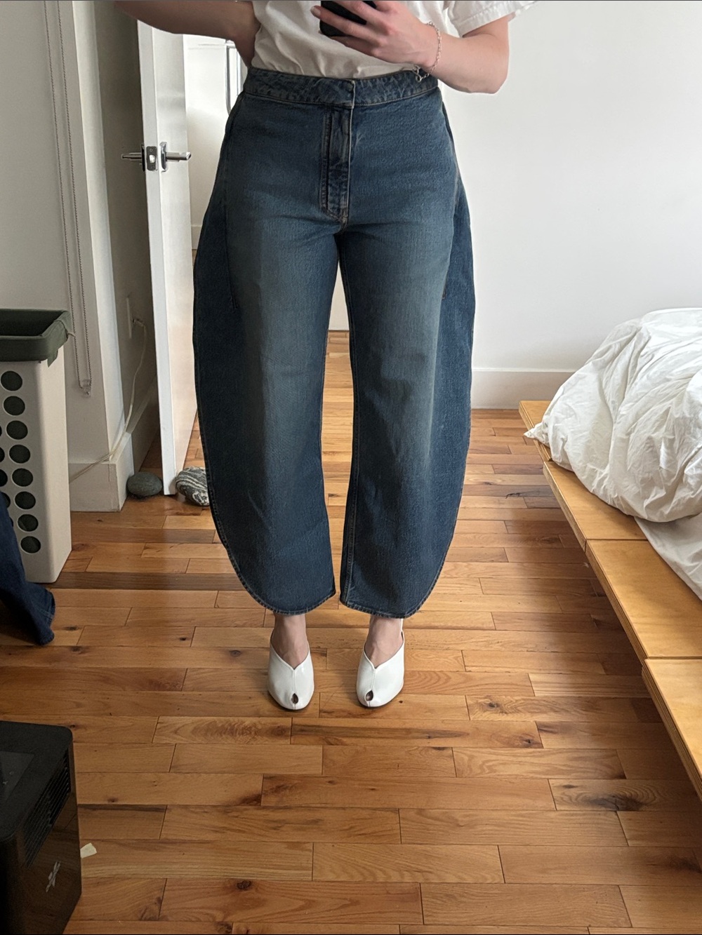 Alaïa Petal Blue Wide-Leg Curved Hem Jeans NWT FR 36 / US 4 - Picture 8 of 10